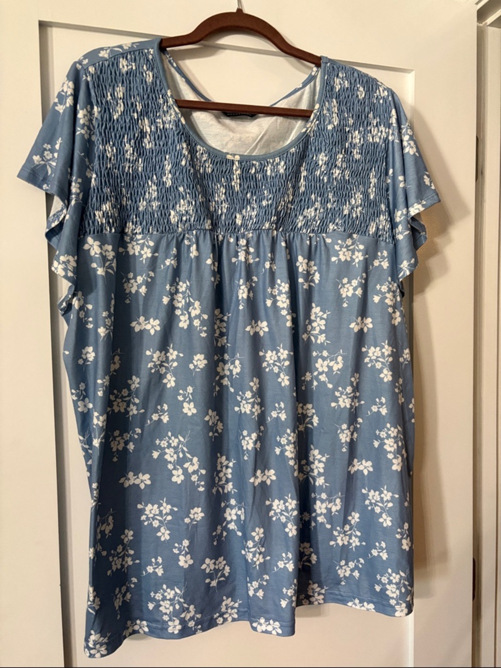 BloomChic Blue Floral Smocked Yoke Tunic. Size women’s US 22 plus.